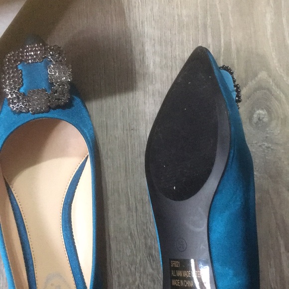 New in box beautiful turquoise blue satin flats. - Picture 3 of 5